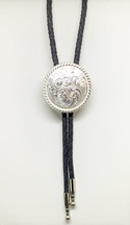 [Double S Round Engraved Bolo Tie]