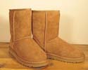 [UGG� Brand Classic Short Boot]
