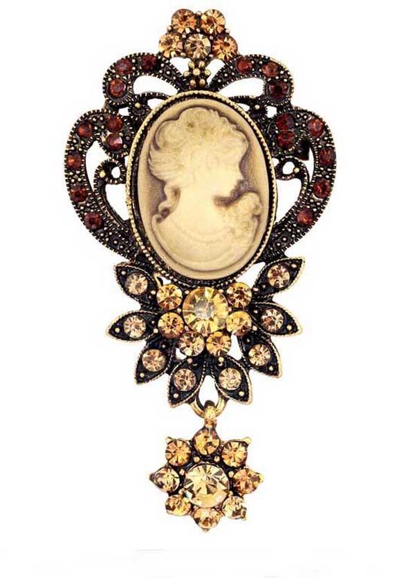 Vintage Cameo Pendant -Antique Gold