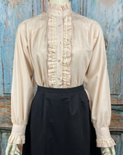 [Frontier Classics Ruffle Front Blouse]